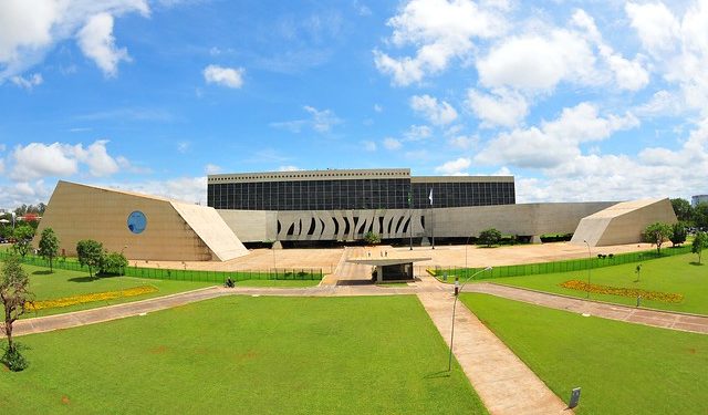 Até encerramento da liquidação, sociedade falida tem legitimidade para agir em juízo