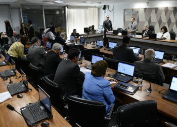 CCJ do Senado aprova contagem de prazos de processos administrativos federais em dias úteis