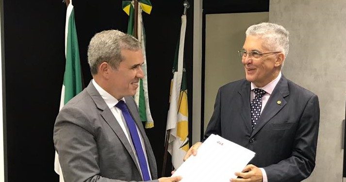 Aldo Medeiros faz entrega da lista sêxtupla do Quinto Constitucional a TRT21