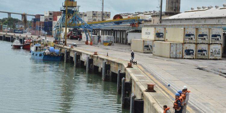 Walter Alves apresenta emenda para aquisição de scanner no Porto de Natal