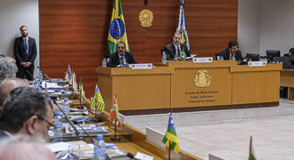 Presidente do STF discute em Mato Grosso aperfeiçoamento da Justiça com presidentes de TJs