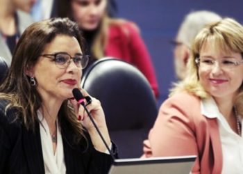 De forma inédita, Conselho Pleno da OAB-PR é presidido por uma mulher