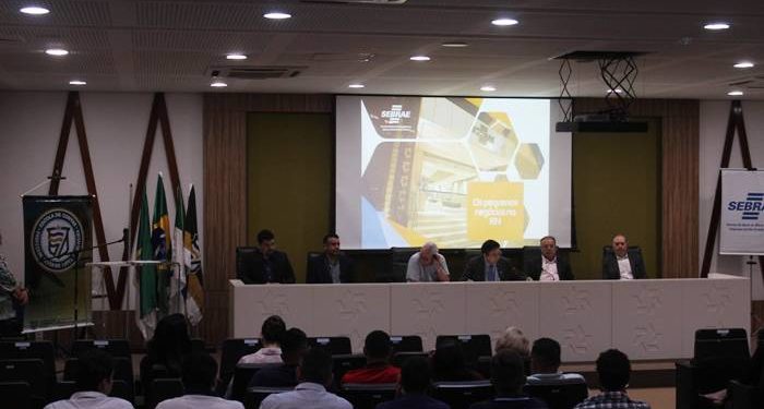 TCE e SEBRAE debatem compras públicas e Lei da Micro e Pequena Empresa