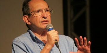 Cunha Lima critica tombamento do Hotel Reis Magos: “Ninguém de bom senso vai jogar dinheiro público ali”