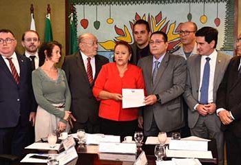 Governadora pede agilidade da Assembleia para aprovar Lei que regulariza motos