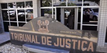 Justiça nega pedido de indenização por danos morais após desconto de salários de grevistas