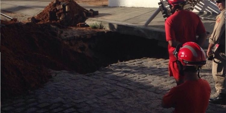 Idosa ganha direito a indenização por danos à residência