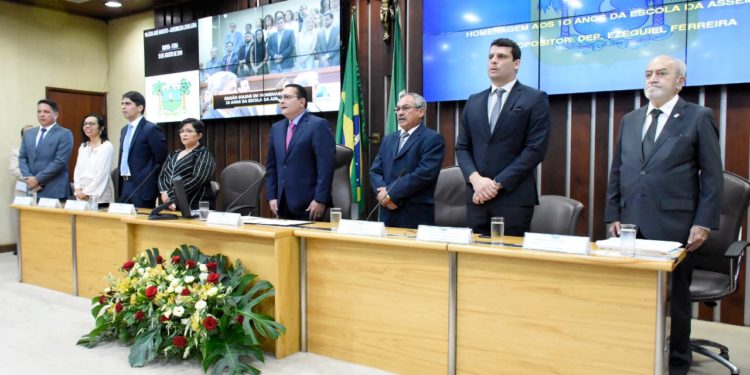 DPE/RN prestigia sessão em homenagem aos 10 anos da Escola da Assembleia