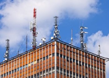 Antena de celular instalada em imóvel locado caracteriza fundo de comércio e autoriza uso de ação renovatória