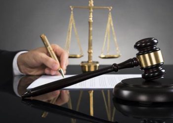 Decisão tranca ação penal contra advogada denunciada por fraude