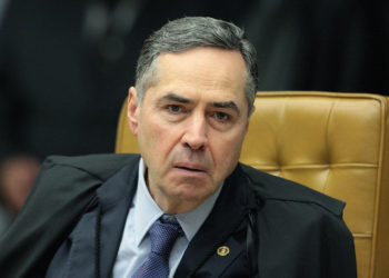 Ministro Barroso estabelece prazo de 15 dias para manifestação do presidente Bolsonaro à interpelação da OAB