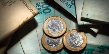 Pagamento em dobro por cobrança indevida deve ser corrigido desde ajuizamento da ação