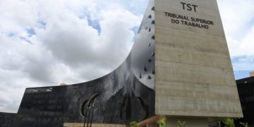 TST reconhece direito de adicional de insalubridade para camareira de hotel cinco estrelas