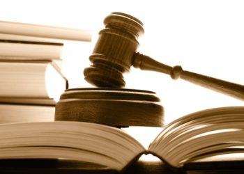 Acusado de matar torcedor e fugir para a França vai continuar preso