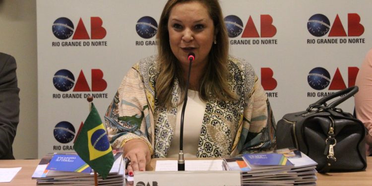 Marisa Almeida apresenta defesa em processo do CNJ