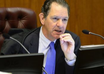 Decisão do presidente do STJ que suspende antecipação de tutela não está sujeita a ação rescisória