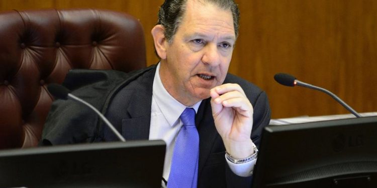 Decisão do presidente do STJ que suspende antecipação de tutela não está sujeita a ação rescisória