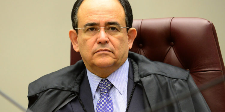 Averbação premonitória não gera preferência em relação a penhora posterior feita por outro credor