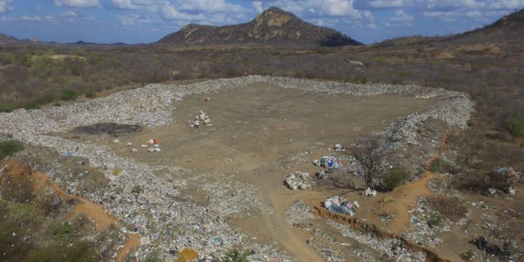 Projeto Lixo Negociado conta com apoio do Gaeco para vistorias aéreas de lixões