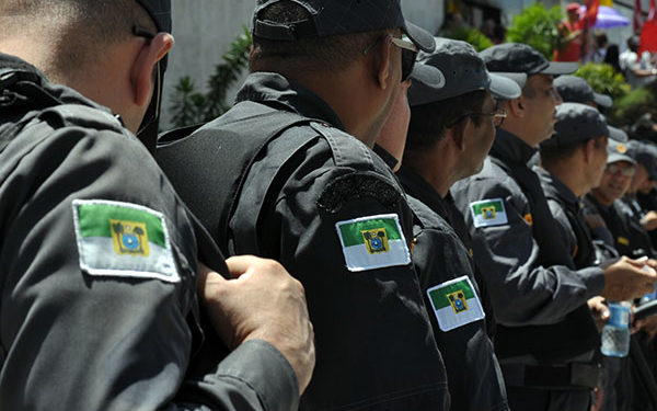 Polícia Militar apreende drogas com casal em Touros/RN