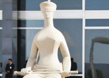 Lei do DF que prevê políticas públicas para famílias deve incluir união homoafetiva, decide STF