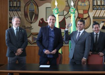 Bolsonaro sanciona projeto de que altera o Estatuto do Desarmamento