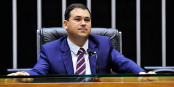 MPF processa deputado e ex-deputado federal por usarem verba pública em empresa de parentes