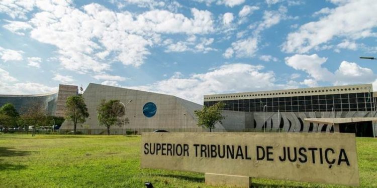 Mandado de segurança não pode ser impetrado contra ato de gestão de concessionária de serviço público