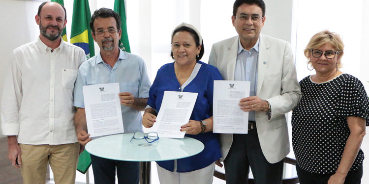Governo e TCE firmam convênio para auditoria do Governo Cidadão