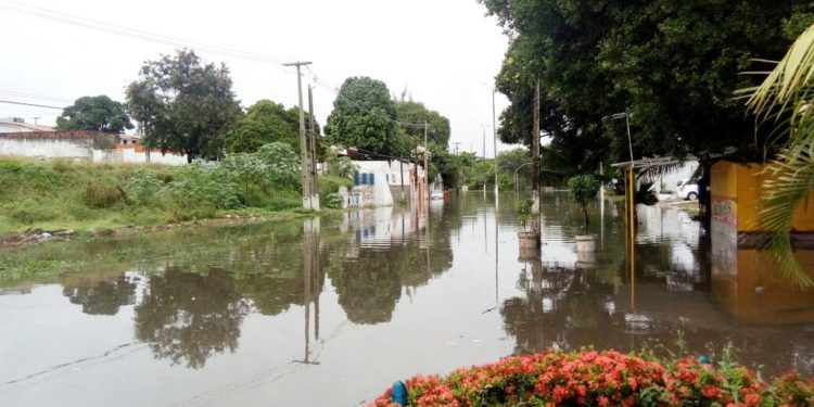 Empreiteira e Prefeitura são responsabilizadas por inundação de residências na zona norte de Natal