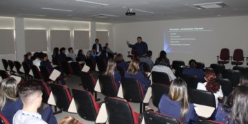 Ouvidoria da OAB/RN promove reunião com colaboradores