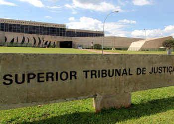 Defensoria Pública arcará com multa aplicada a defensor por abandono do plenário do júri