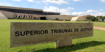 Defensoria Pública arcará com multa aplicada a defensor por abandono do plenário do júri