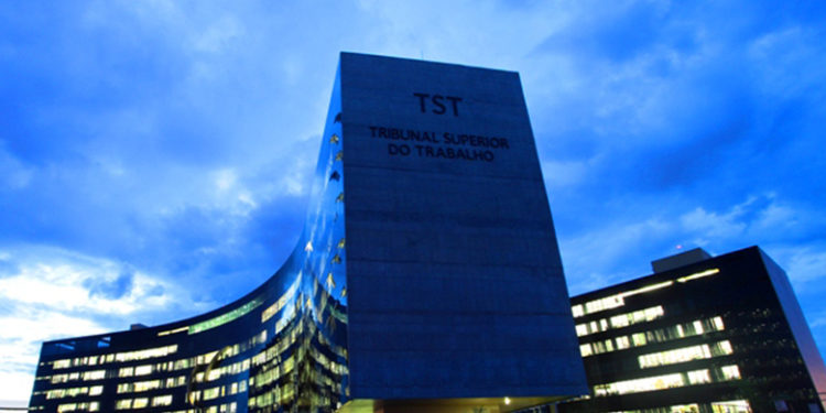 TST afasta limitação de número de empregados em ação coletiva movida por sindicato