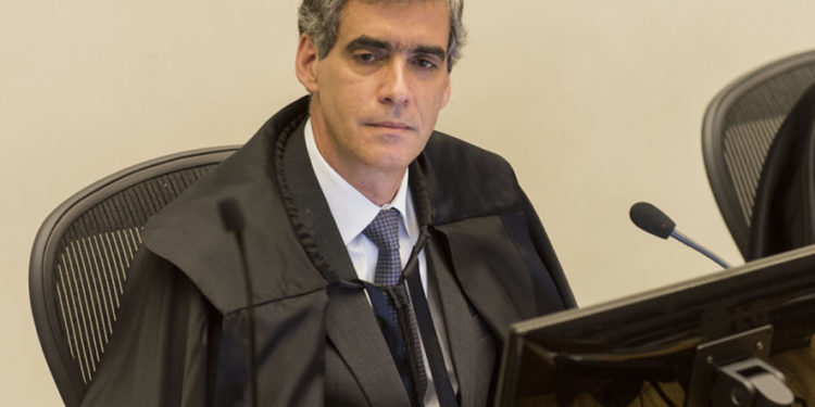 Ministro do STJ autoriza preso que já tem curso superior a frequentar outra faculdade