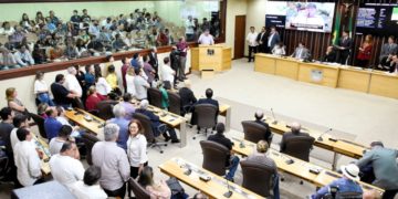 Deputados estaduais recebem prefeitos para debater alternativas ao PROEDI