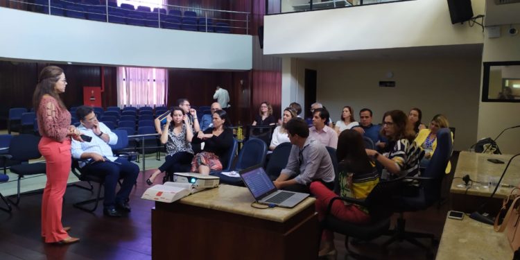 Secretaria Estratégica do TJRN realiza reunião com servidores das varas de Natal