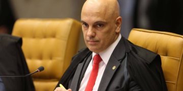 Suspensa determinação à Receita Federal de envio de nomes de servidores que fiscalizavam autoridades