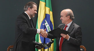 Ministro Dias Toffoli assina protocolo em prol da primeira infância com entidade ibero-americana