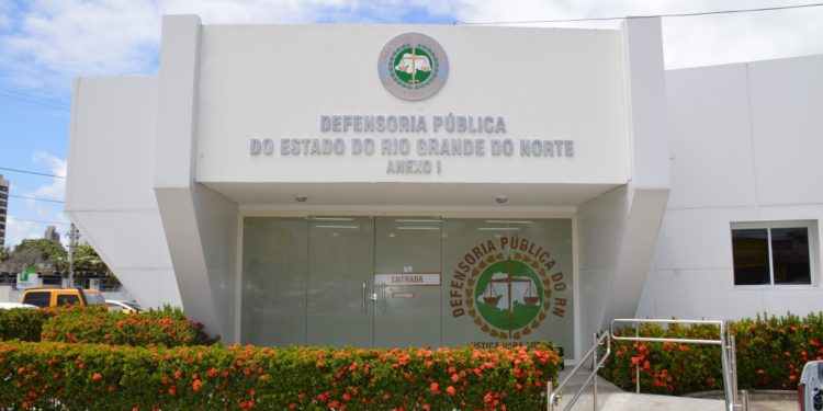 Defensoria Pública do RN empossa novo defensor