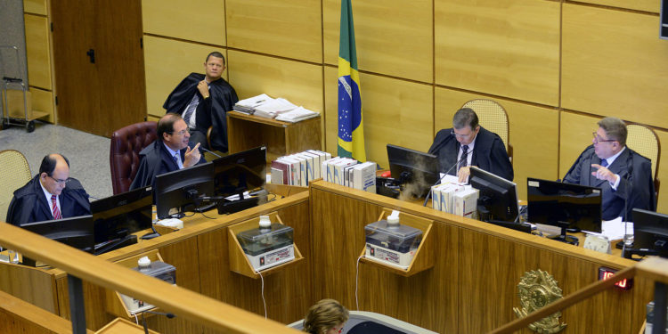 Vínculo afetivo autoriza flexibilizar regra legal mínima de diferença de idade entre adotante e adotando