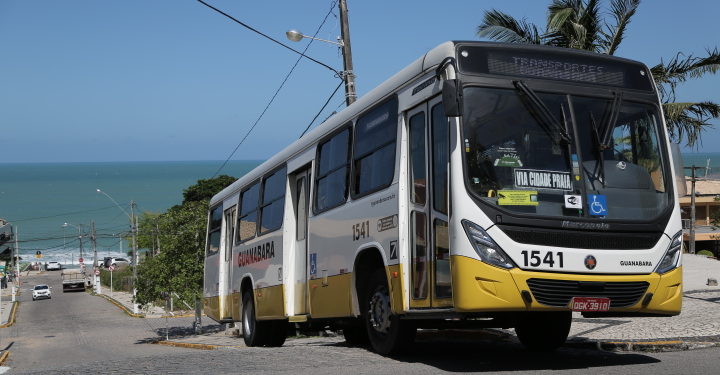 Câmara Cível mantém indenização a passageira que sofreu queda durante descida de ônibus coletivo