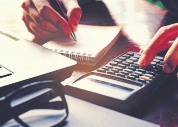 Compete ao juízo da falência decidir sobre garantias dadas pela falida a empresa em recuperação