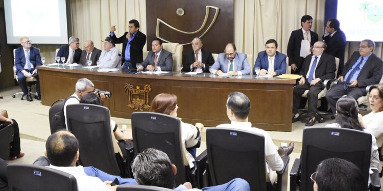 Deputados estaduais debatem com prefeitos impactos causados pelo PROEDI