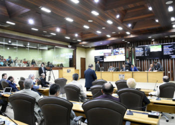 Reajuste de 16% para todo funcionalismo público estadual será votado em plenário