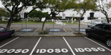 Liminar possibilita cobrança a idosos e portadores de deficiência por estacionamentos em Natal