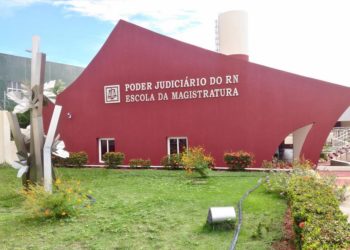 Esmarn: magistrados e servidores participam de capacitação sobre violência contra a mulher