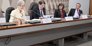 Em audiência, operadoras propõem planos de saúde mais enxutos