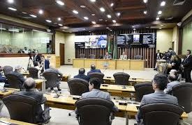 Deputados atendem convocação extraordinária e aprovam mudanças no PROEDI