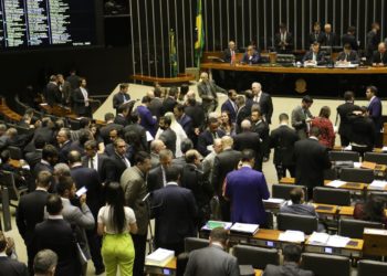 Câmara aprova pacote anticrime; texto vai ao Senado